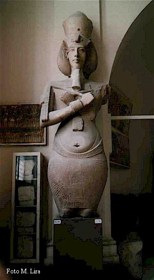 Statua di Akhenaten