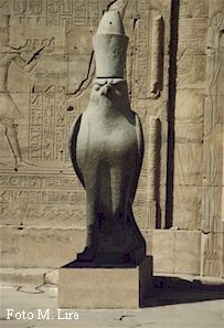 Statua di Horus